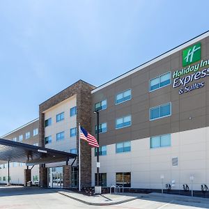 Holiday Inn Express & Suites - Springfield North By Ihg